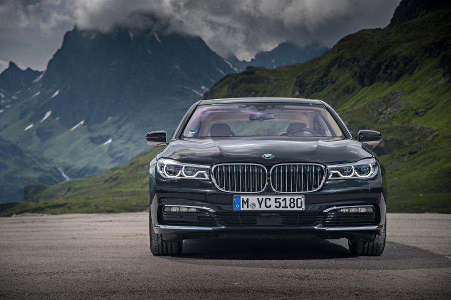  BMW 740Le xDrive iPerformance 2016 года  (фото 2 из 14)